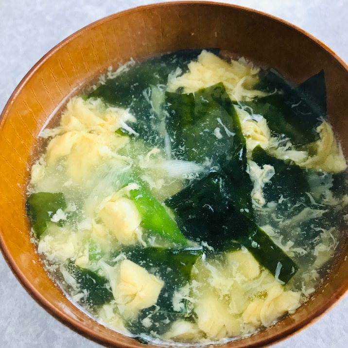 とろ〜り♫生わかめと卵の中華スープ